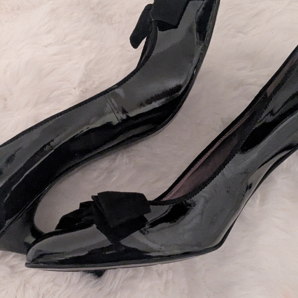 Bandolino Black Patent Leather Heels Suede Bow Pumps Pointed Toe Work - Picture 6 of 9